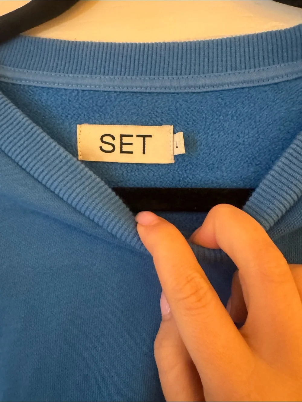 SET Active Blue Crewneck Sweatshirt with Coral Sunburst Resort Collection - Picture 4 of 4